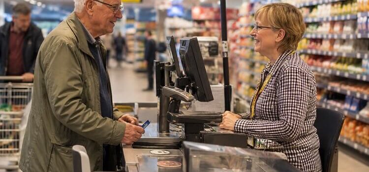 Kasszasorból közösségi tér: egy holland szupermarket zseniális in-store megoldása